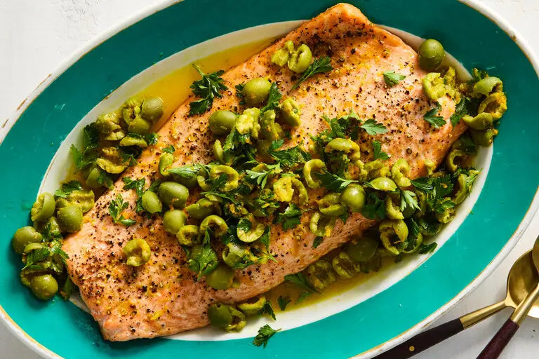 Salmón Asado con Aceitunas Machacadas