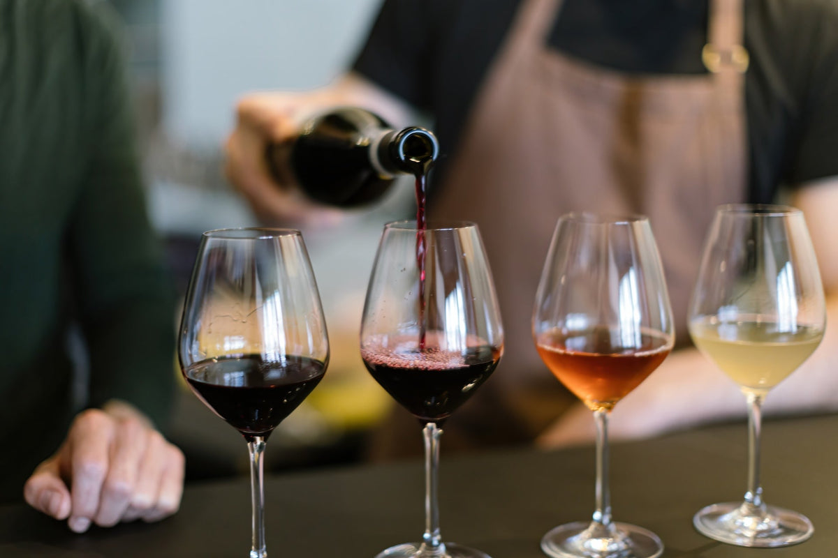 Carta de vinos para restaurantes: guía práctica para hacerla simple y efectiva