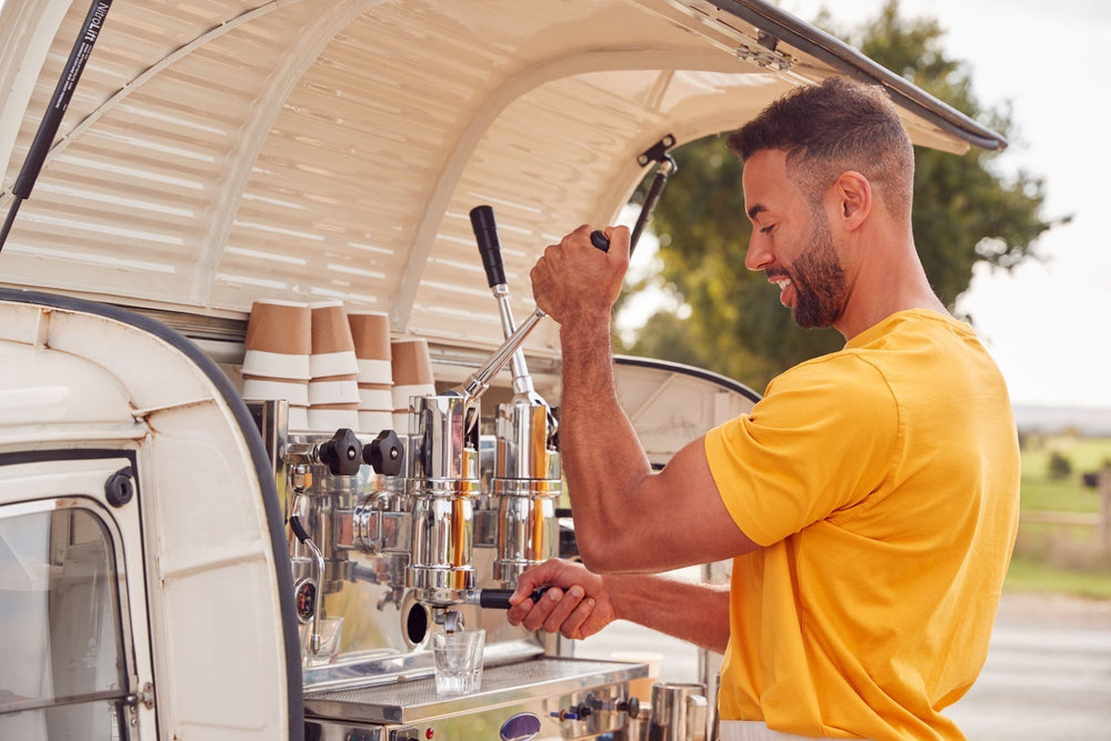 ¿Cómo abrir mi propia cafetería móvil o food truck de café?
