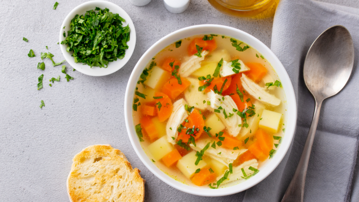 Caldo de Pollo, el abrazo que todos necesitamos en invierno.