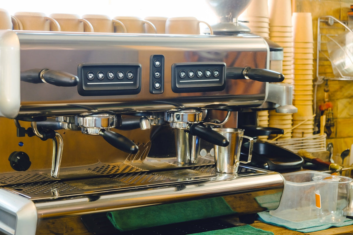 ¿Qué tipo de máquina de espresso necesita realmente tu cafetería?