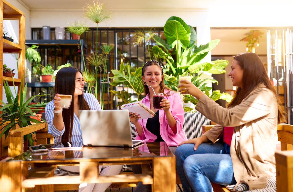 Por qué la experiencia del cliente define el éxito de una cafetería independiente